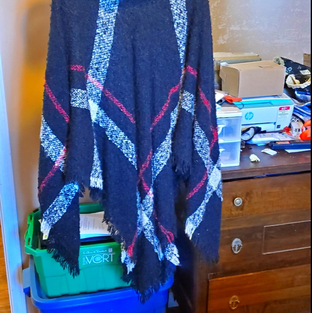 Knitted shawl